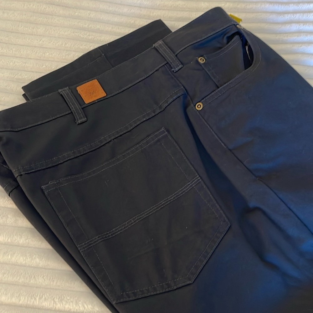 Mens Classic Fit sportswear denim Pants. They are 38 in waist.